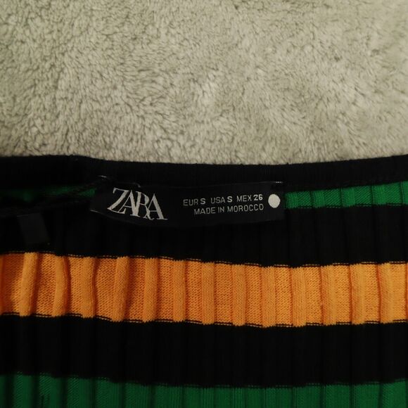 Zara Black Striped‎ Ribbed Knit Sweater Lettuce Trim Long Sleeve Top size Small - Picture 2 of 10